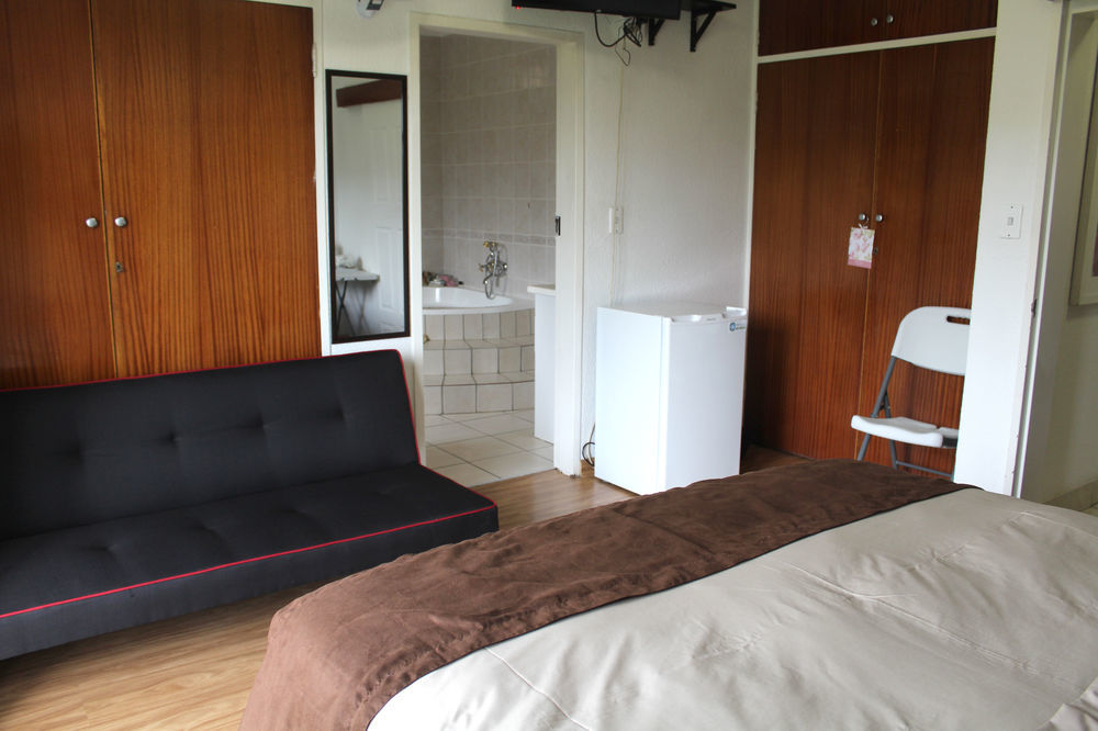 2 Op Terblanche Guesthouse บ็อคสเบิร์ก ภายนอก รูปภาพ